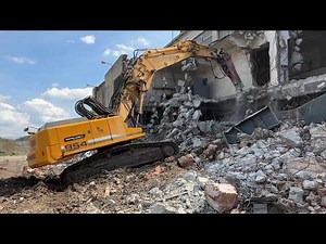 Liebherr 954 Excavator Working With 5 Tone Hydraulic Breaker - Sotiriadis/Labriadis Demolition Works