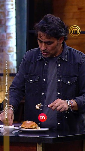#MCCelebrityEc 🔥 | ¡Solitos noso….! 🤭 🤣 Karime Borja y el chef Christopher Carpentier desatan el furor en las cocinas de MasterChef Celebrity Ecuador 👩‍🍳👨‍🍳💥 | Teleamazonas