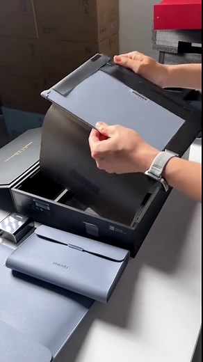 MateBook Fold: Huawei's Revolutionary 18'' Laptop