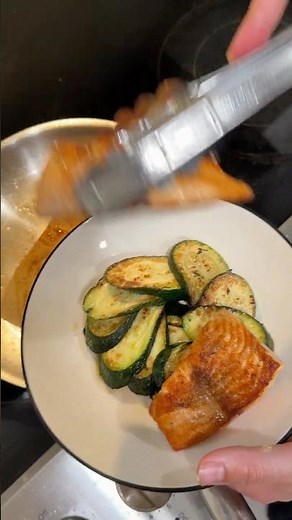 Juicy Salmon Sandwich
