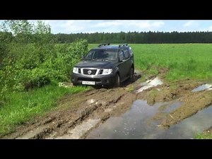 Off-road Nissan Pathfinder