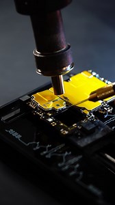 18K views · 217 reactions | 2UUL MicroFix Hook for Phone PCB Underfill Clean 3 Blades with Ultralight Carbon Fiber Holder || #2uul #repairtools #phonerepair #mobilerepair #powersupply #tools #factory #LCD #relife #mechanic #iphone #sumsung | 2UUL REPAIR | Facebook