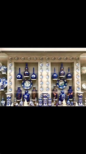 ……… The Victoria & Albert Museum, Cromwell Road, London SW7 2RL, UK. This incredible museum in South Kensington has one of the greatest collections of ceramics in the world. This little video shows a fraction of the collection of Chinese porcelain and pottery in the museum. If you look carefully, you might just see two Turkish dishes. The Chinese porcelain and pottery shown here includes Song ceramics, Ming porcelain and pottery, Chinese export porcelain, blue and white porcelain and much more. 