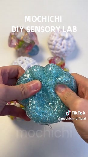 okkkk it’s finally squeeze time 😮‍💨✨ come squish these MOCHICHI DIY SENSORY LAB stress balls w/ me 🧪🫧 each one feels DIFFERENT… and the sounds??? literally so addicting 🔊🤍 which one are you grabbing first 👀 #stressball #asmr #satisfying #oddlysatisfying #fyp
