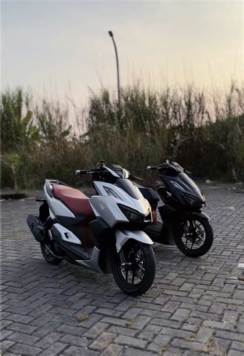 Honda Click 160 Vario 160 comparison — Click160 features explained