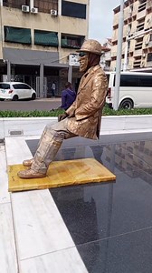 Homem estátua 🗿 a fazer a sua atuação incrível isso 👏👏 | Da Monica show