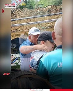 Mga bulak nga gipangplastar labas saDigos City Hall, Gipanglambos sa mga igsuonni Tres De Mayo Kap. Dodong Bucol atol saiyahang lubong Video courtesy: Sherwin Ceasar Lpt #BrigadaNewsFMMati #InTheHeartOfChangingLives | 103.1 Brigada Mati City