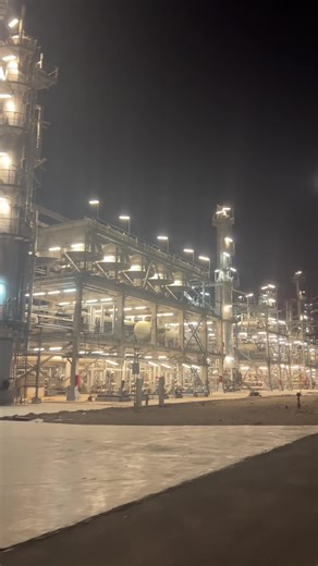 Nighttime Refineries: Instrumentation and Electrical Work