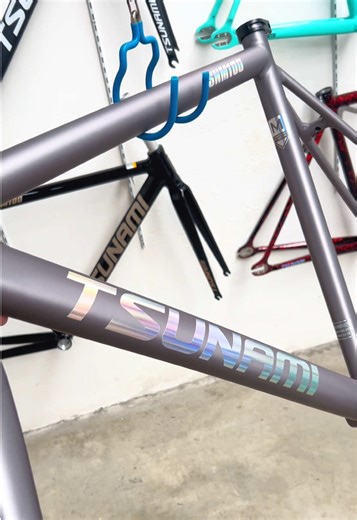 Explore the Tsunami SNM100 Bronze Laser Logo Fixie Bike