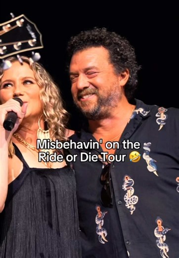 Sugarland & Danny McBride Perform 'Misbehavin'' in Charleston