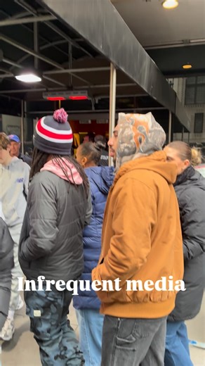 infrequent media on Instagram: "Leslie Jones is an American comedian and actress from Memphis ,Tennessee. @lesdogggg hosted the ABC game show Supermarket Sweep. In 2020 she released her second comedy special, Time Machine,on Netflix and appeared in Eddie Murphy film Coming 2 America, and Hollywood big budget movie, Ghostbusters , New York City MSG Knicks Nations. #lesliejones #ghostbuster #nyc #knicks #nyk #msg #funny #funnyvideos #funnyreels #nycphotography #comedia #comida #explorepage #hollyw