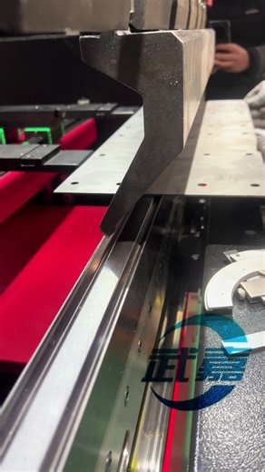 Does this machine sound good?#pressbrake #bendingmachine #machinetool #factory #cncmachine