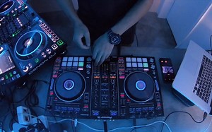 【观众来稿】up：DJ_KARZ1D使用DDJ-RR演示House混音（附歌单）