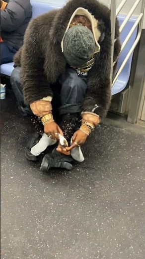 Things to see in the New York subway are new every day.