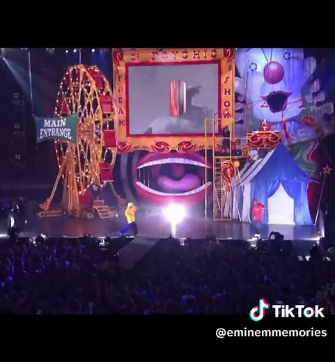 Eminem Square Dance Performance - Anger Management Tour 2