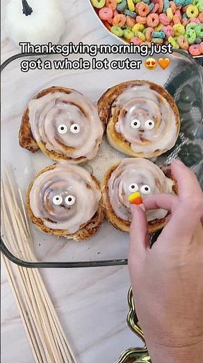 Cutest Thanksgiving Breakfast Idea 🦃 Easy Turkey Cinnamon Rolls