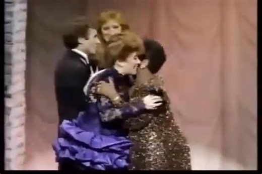 We are thrilled to welcome two-time Tony Award winner Judy Kaye to the Fulton stage in our season opener, Driving Miss Daisy! 🌟 Here’s a throwback to the 1988 Tony Awards, when she won Best Featured Actress in a Musical for her unforgettable performance as Carlotta in The Phantom of the Opera. Now, she’s bringing her extraordinary talent to Lancaster as Daisy Werthan in this Pulitzer Prize-winning classic. 💙 📅 Driving Miss Daisy runs September 12–28. 🎟️ Tickets are on sale now at thefulton.o