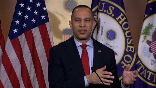 'Dramatic changes need to occur' Jeffries sounds off on ICE agent's behavior