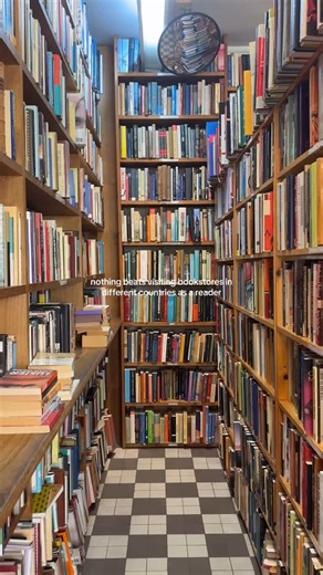 Selin on Instagram: "travelling as a reader🤌🏼 #bookstagram #readersofinstagram #bookstaexplore"