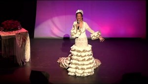 Patrica del Río-Con los bracitos en cruz