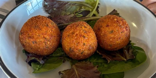 Dining with Dockery: 357 Raw Coastal Bar