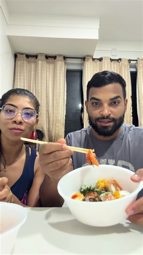 Comendo Sushi e Dançando Forró