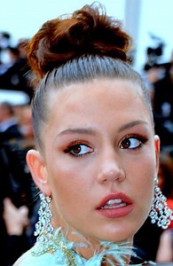 Adèle Exarchopoulos Profile