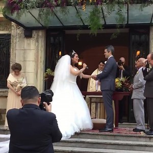 20K views · 1.2K reactions | One of the unforgettable moments of yesterday! <3 Video sent by dear Rudolfo Schneider. #carmenmonarcha #amore #weddingcarmenandoctavio #weddingday | Carmen Monarcha | Facebook
