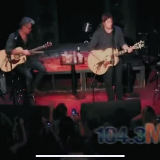 Matchbox 20 Rob Thomas / Kyle Cook covers Time After Time live Acoustic Whisky A