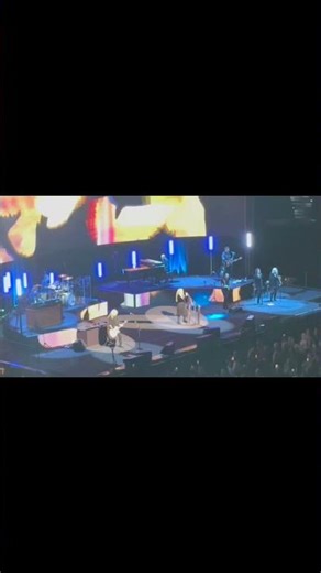 “Edge of Seventeen” 🔥 Stevie Nicks | Tampa 2025