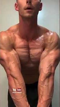 Muscle Model Fitness Model Tyson Dayley WBFF Pro Physique Body Update Posing Styrke Studio