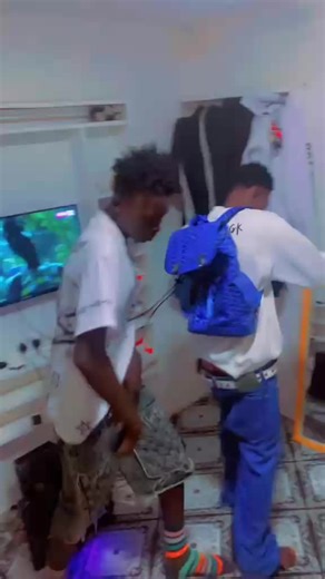 STILL BRACKET STONE 247⚔️🗡️ (@still.bracket.ston)’s videos with original sound - Dem Boi ☠️