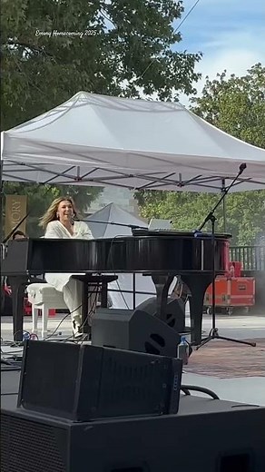 ‪@Rachelplatten‬ at ‪@emoryuniversity‬ #music #homecoming #fightsong #livemusic