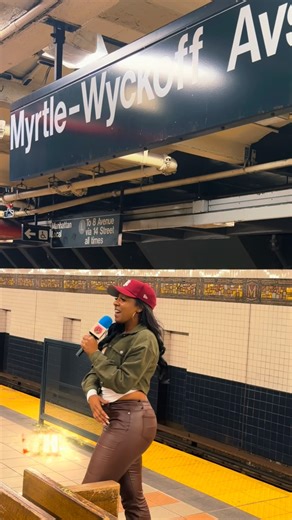 Ms Rayne - The World’s 🌎 Weather Girl ☔️ on Instagram: "Guys and girls can be just friends!!!! Some of my best friendships come from men 💜💫🫂🎄 & . . #explorepage #weathergirl #happyholidays"