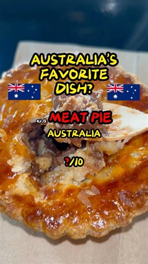 Australia’s favorite food 🇦🇺 – Is the meat pie actually THAT good? #pietime #pielove #meatlovers