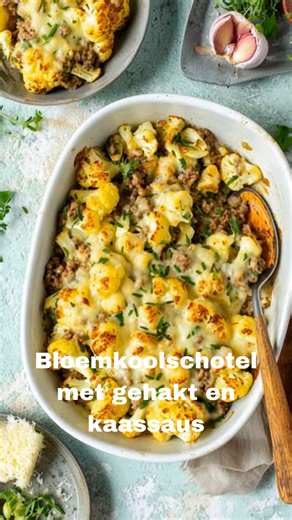 Bloemkoolschotel met gehakt en kaassaus Zo romig en hartig… dit ovengerecht is pure comfortfood dat iedereen aan tafel laat genieten! 👇 | Goda Oma's Recepten