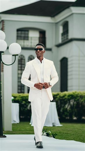 Birthday Celebration for Men: Happy Birthday Greetings for Him