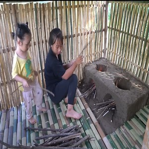 539K views · 9.4K reactions | 16 Year Old Single Mother Builds Bamboo House Alone #momlife #singlemom #singlemomlife #bamboohouse #singlemother #singlemotherdialylife #dailylife #cutebaby | Amna | Facebook