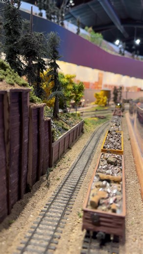 CNW pushing scrap loads to the salvage yard. #junkyard #diesel #working #scalemodel #colorado