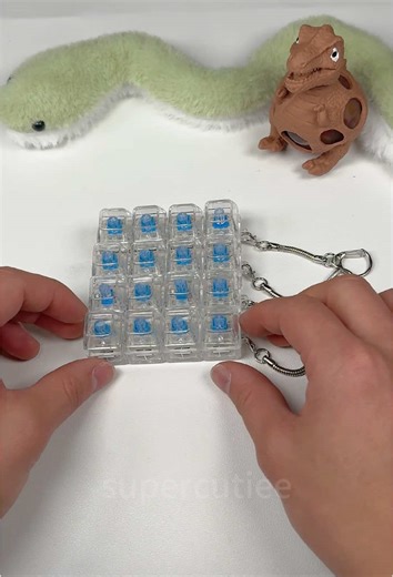 Mechanical keyboard decompression toy assembly tutorial🤩#decompression #keychain