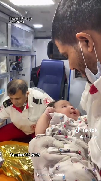 This first responder in Gaza was trying to make a 3-month-old baby girl smile and laugh in an ambulance. But he couldn’t help but break down in tears. A local journalist said the baby survived an explosion in Khan Yunis. #news #gaza #israel #khanyunis