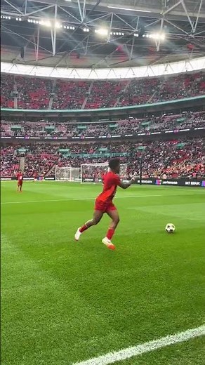 Crowd going crazy for Speed #wembleystadium #sidemen #speed #Shorts #wembleystadium