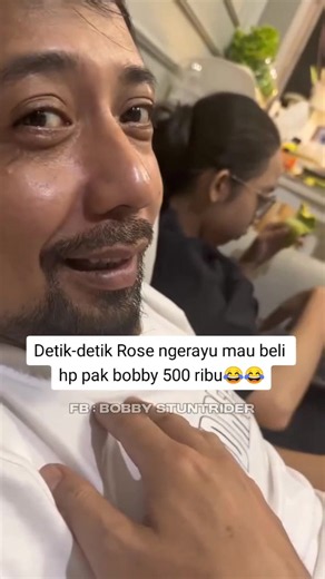 Rose mau beli hp pak bobby 500 ribu😂😂😂