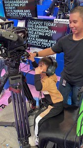 Cameraman si Argus ‘pag commercial break! #Showtime #AgostoKoShowtime #Argus #IsipBata | It's Showtime