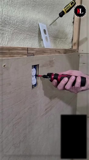 Discover how this Skil electric screwdriver works. Learn why it's a must-have woodworking tool! 🛠🔧 #WoodworkingTools #ElectricScrewdriver #DIYTools