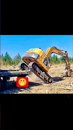 🚜 No Ramp, Just Pure Skill! | Excavator Unloading from Truck Without Ramps 😱