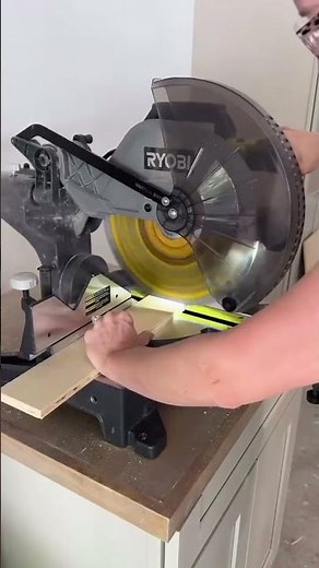 DIY TOOL STORAGE RACK 👊🏼 now I have a practical (and cute 🥰) way to store my tools