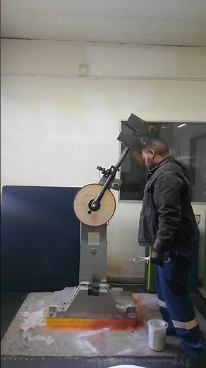 HOW TO SWING AND DROP HEAVY HAMMER FOR RESILIENCE CHARPY V-NOTCH IMPACT TEST IN MECHANICAL LABORATOR