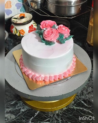 #pineapplecake #cakedecorating #_homemadecake #viral #trending #subscribemychannel #rose theme