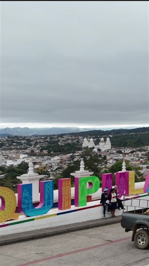 Descubre la magia de Esquipulas, un destino lleno de fe, cultura y paisajes encantadores, y complétalo con una escapada refrescante al Turicentro Río Atulapa, donde te esperan piscinas, ríos naturales y acogedoras cabañas para descansar. Un lugar perfecto para relajarte, disfrutar y crear recuerdos inolvidables 🌿💦 #turismo #viajes #travel #airbnb #esquipulas